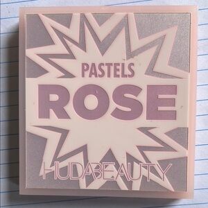 HUDA BEAUTY Pastels Rose Palette with Pink and Gray Hues